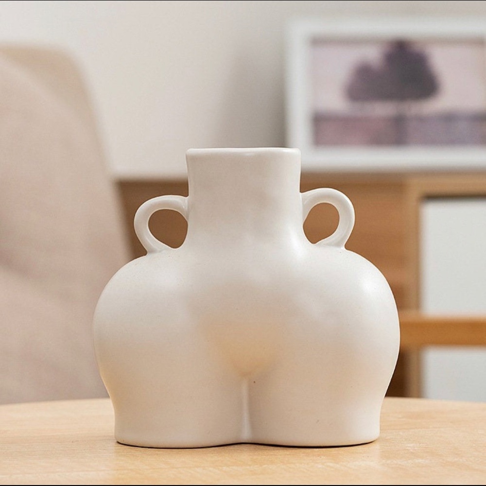 Body / butt ceramic vase in matte black or white - Picture 6 of 10